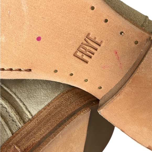 Frye 6B Leather Bootie NWOT No Flaws Pull on 1” heel  Beige Suede Comfy Luxury - Picture 3 of 9